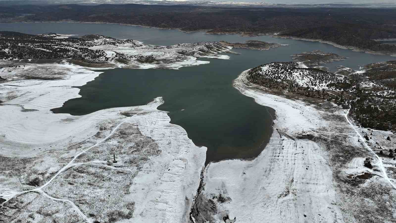 Porsuk Barajında geriye çekilen su tedirgin etti