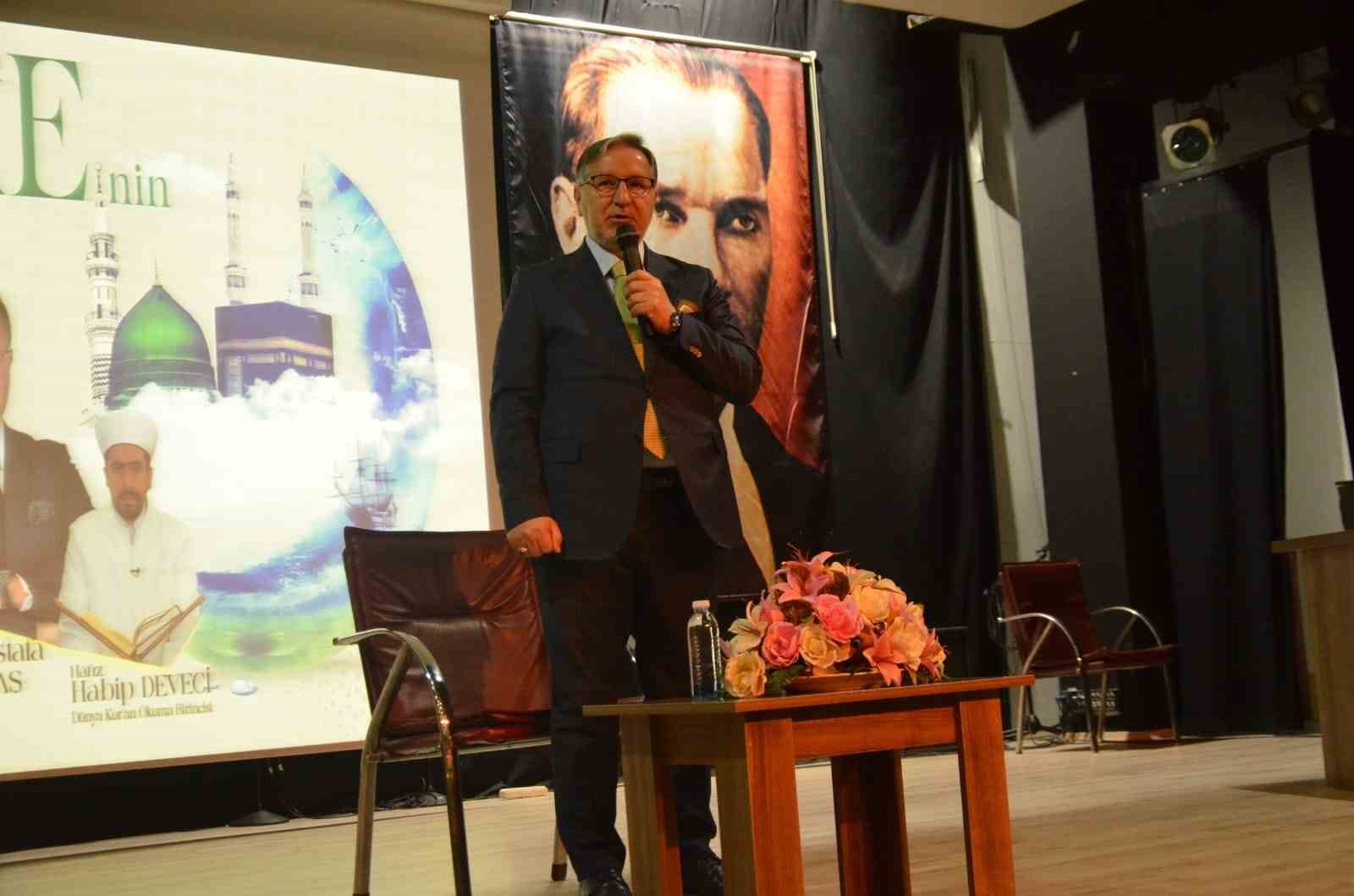 Prof. Dr. Karataş Tavşanlı'da Mekkenin Fethini anlattı