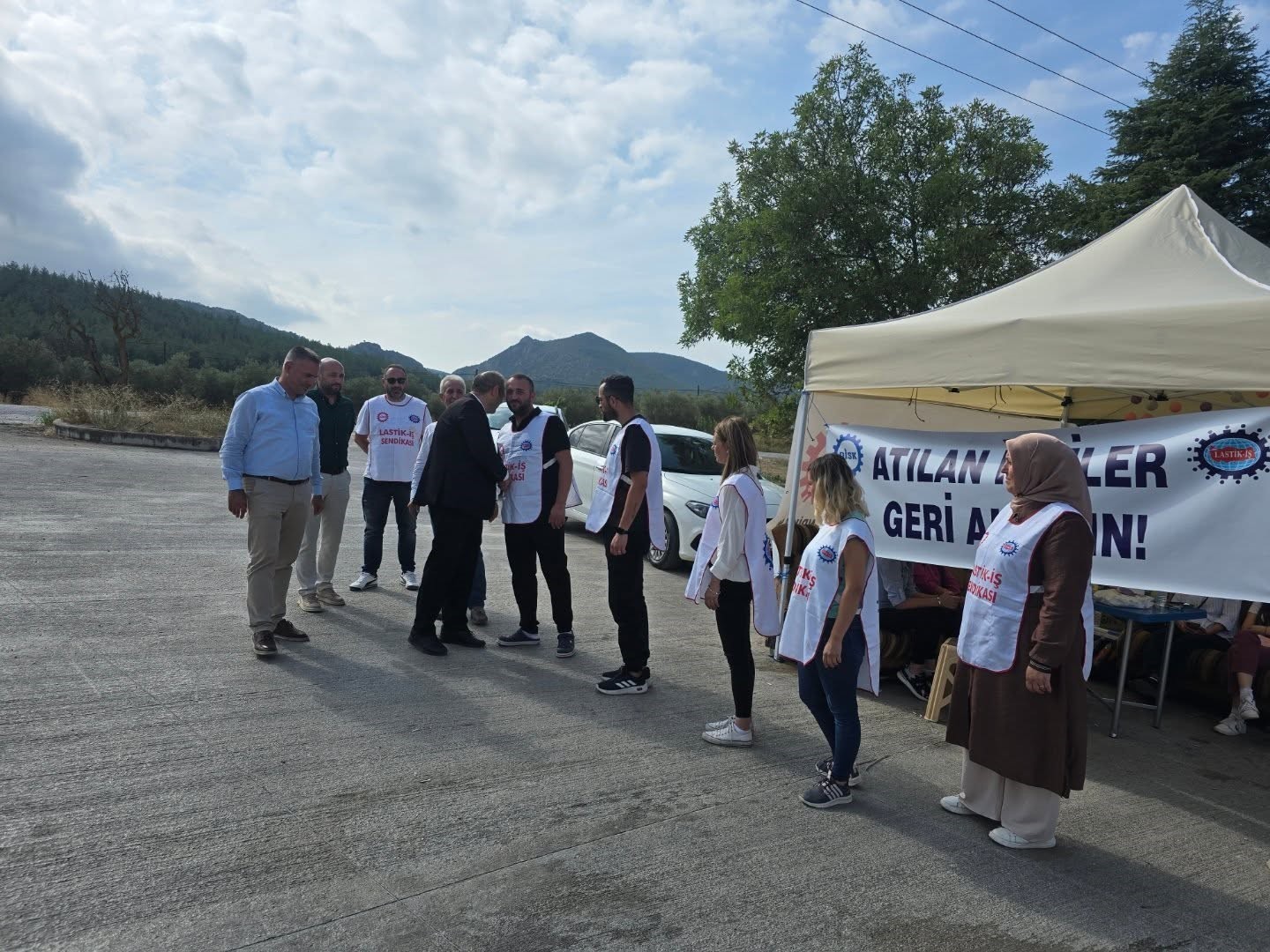 REHAU işçilerine Başkan Dilsizden destek