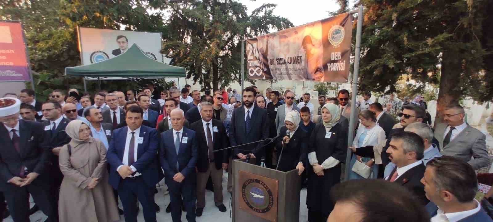 Batı Trakya Türkleri Lideri Merhum Dr. Sadık Ahmet'i anma törenine katıldı