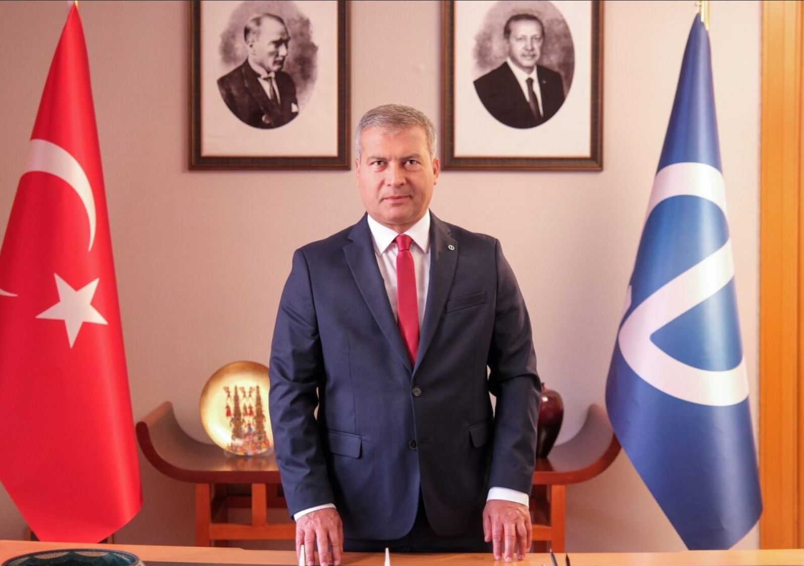 Rektör Adıgüzelin 15 Aralık Dünya Türk Dili Ailesi Günü mesajı