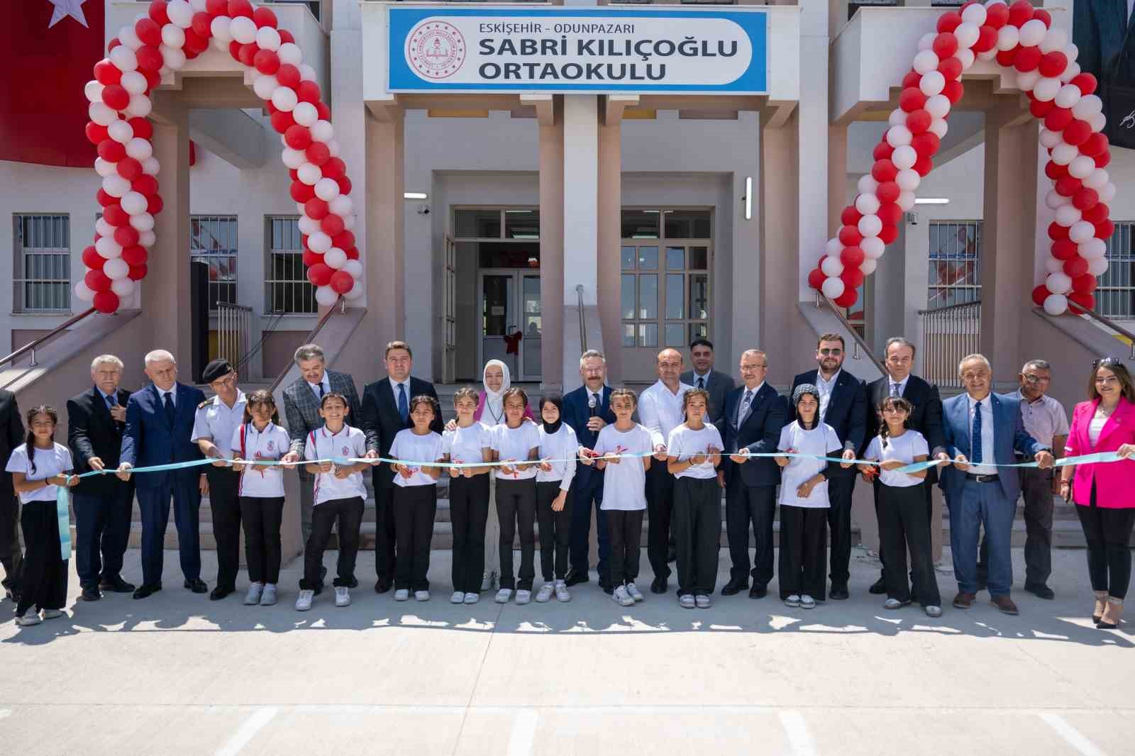Sabri Kılıçoğlu Ortaokulu ve Süleyman Şah Anadolu Lisesinin açılış töreni yapıldı