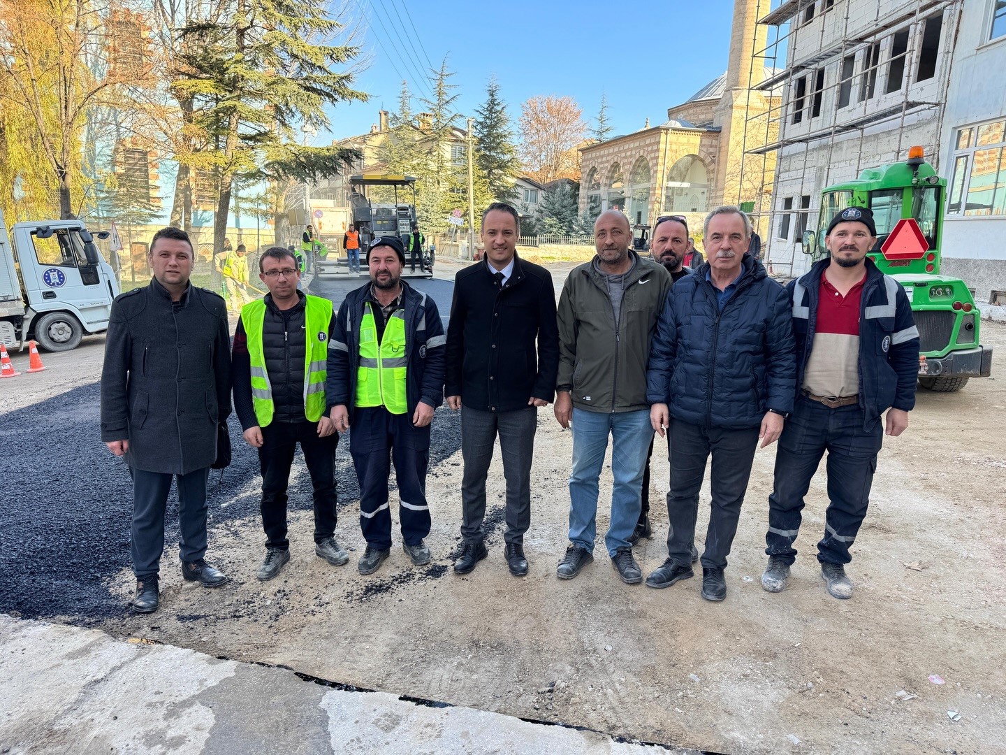 Saray Mahallesinde asfalt çalışmaları sürüyor