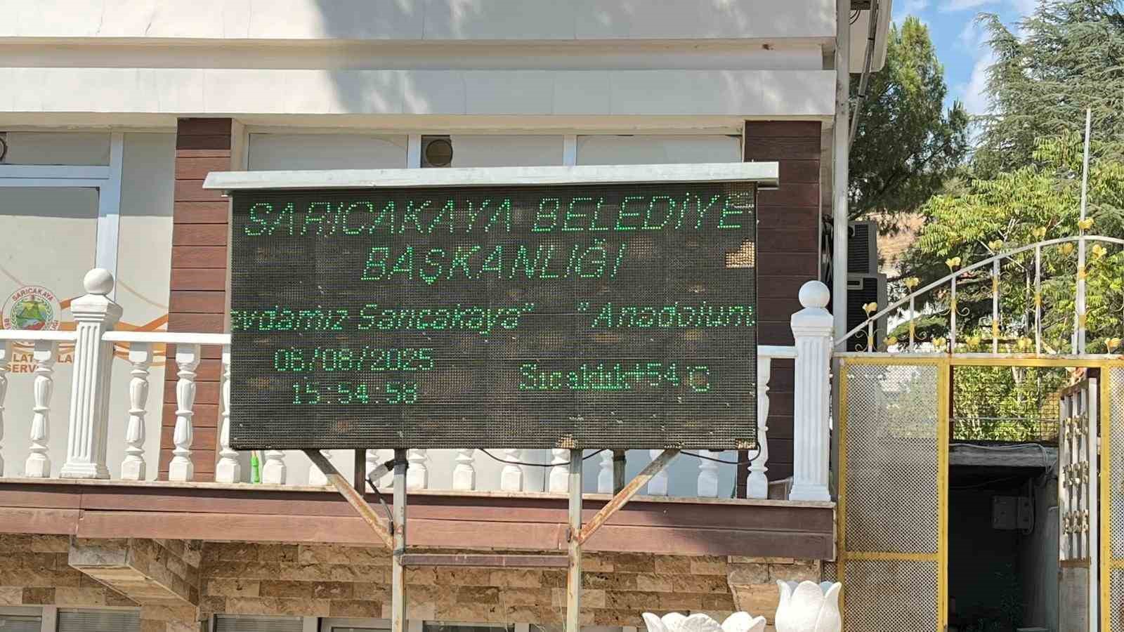 Sarıcakaya'da termometreler 54'ü gösterdi