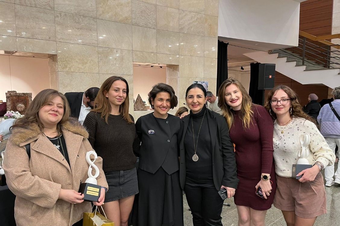 Seramik ve Cam Bölümü öğrencilerinden İzmirde önemli başarı