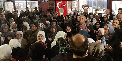 Simav'da umreciler dualarla uğurlandı