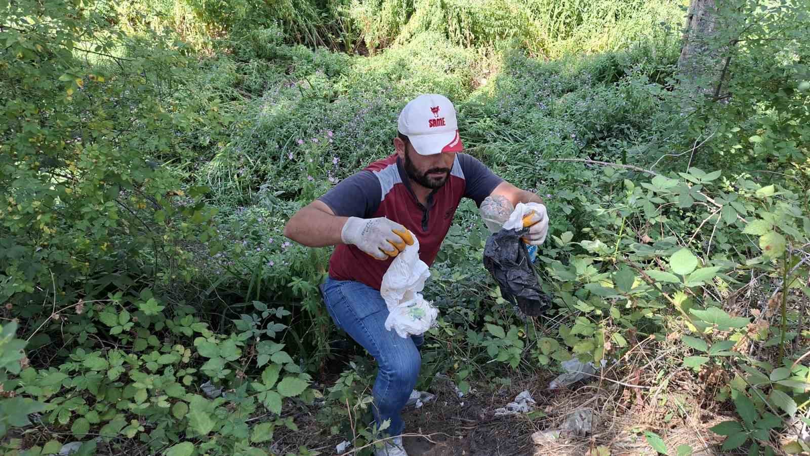 Simav Gölcük Yaylasına piknikçilerin attığı çöpler pes dedirtti