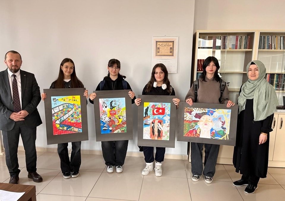 Yarışmalarda dereceye giren öğrenciler ödüllendirildi