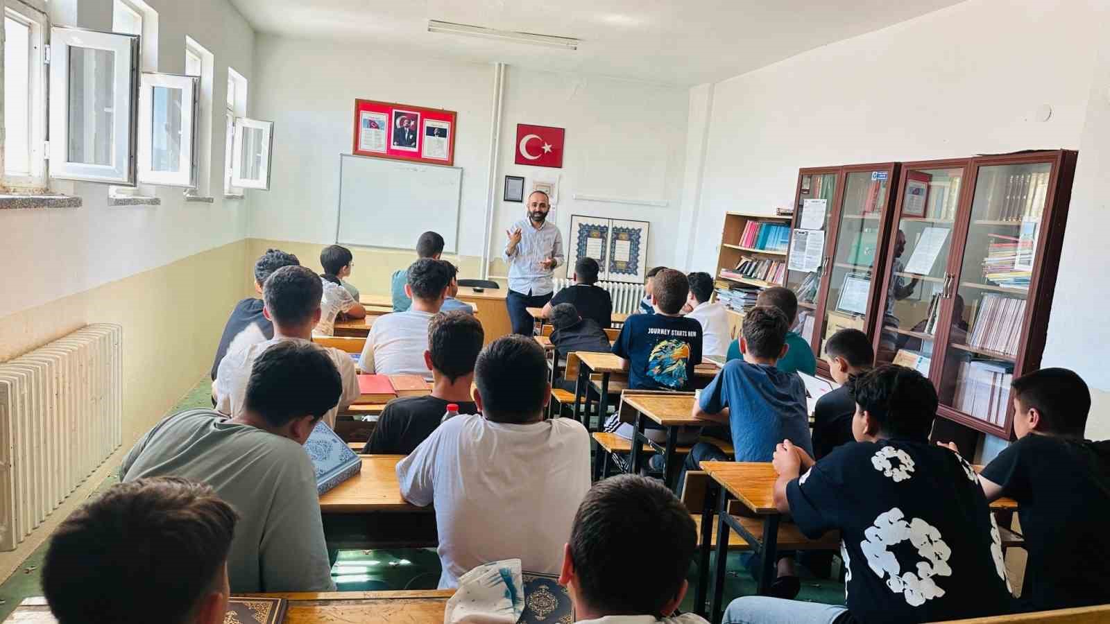 Simavda Yatılı Yaz Kuran Kursu açıldı