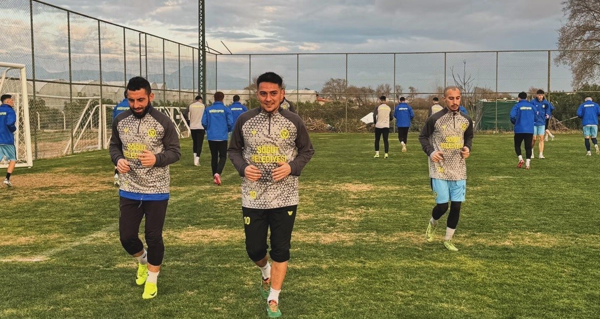 Söğütsporun Antalya kampı başladı