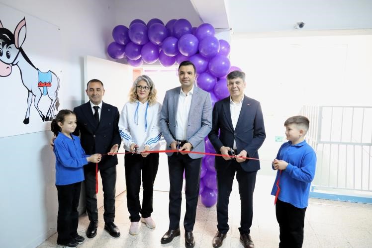 Söğütte öğrenciler için fen ve matematik sınıfı açıldı