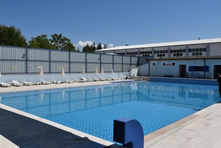 Söğütte yüzme havuzu hizmete açıldı