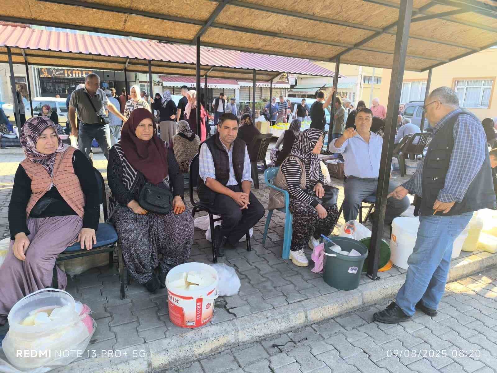 Şuhutta Yöresel Ürünler Pazarına yoğun ilgi