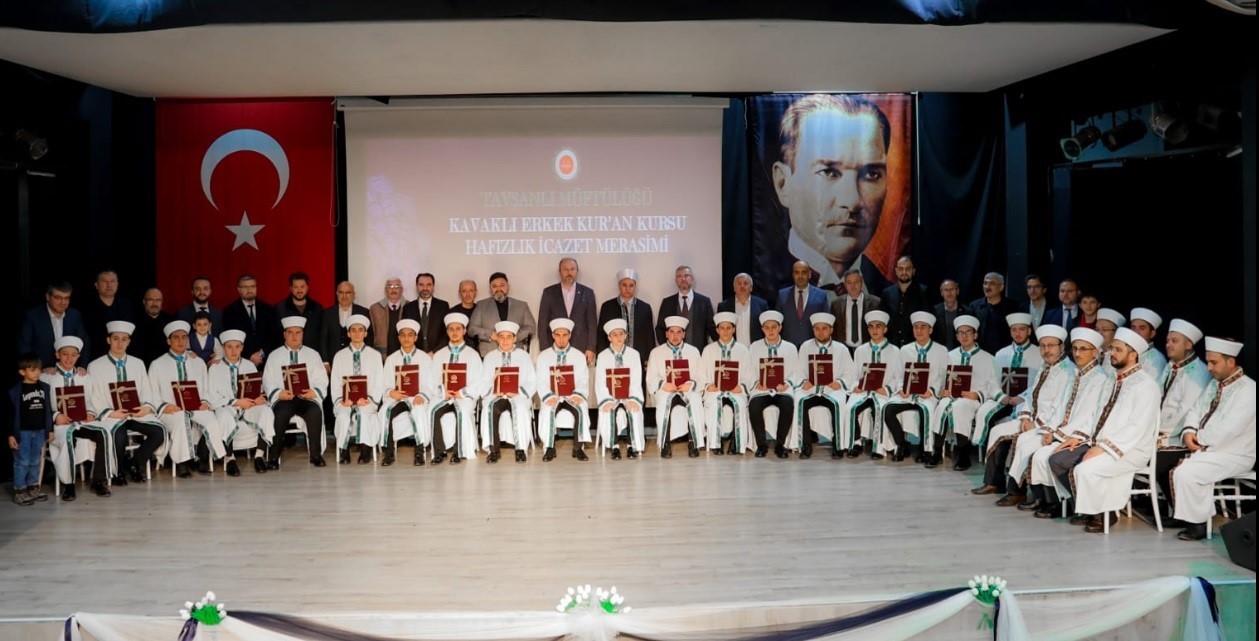 Tavşanlıda 19 hafız belgelerini aldı