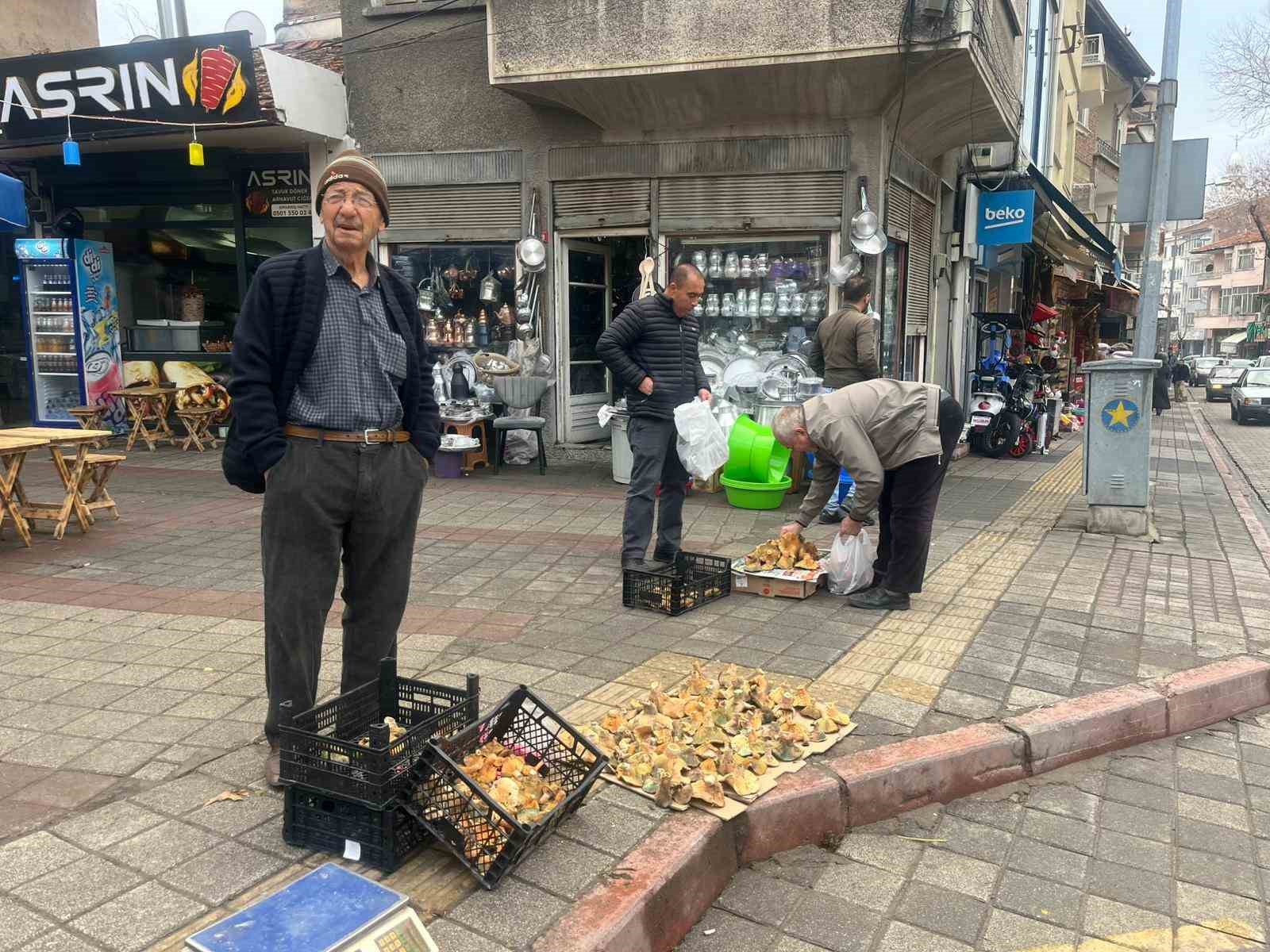 Tavşanlıda Aralık ayı sonunda da Melki mantarı bereketi
