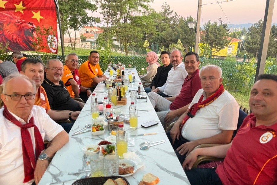 Tavşanlıda Galatasarayın 25. lig şampiyonluğu coşkuyla kutlandı