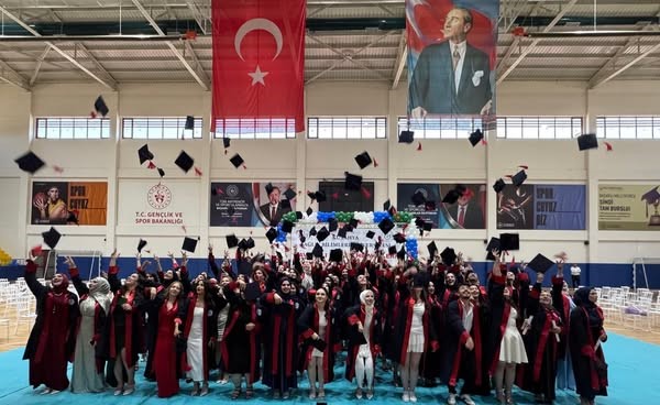 Tavşanlıda mezuniyet sevinci