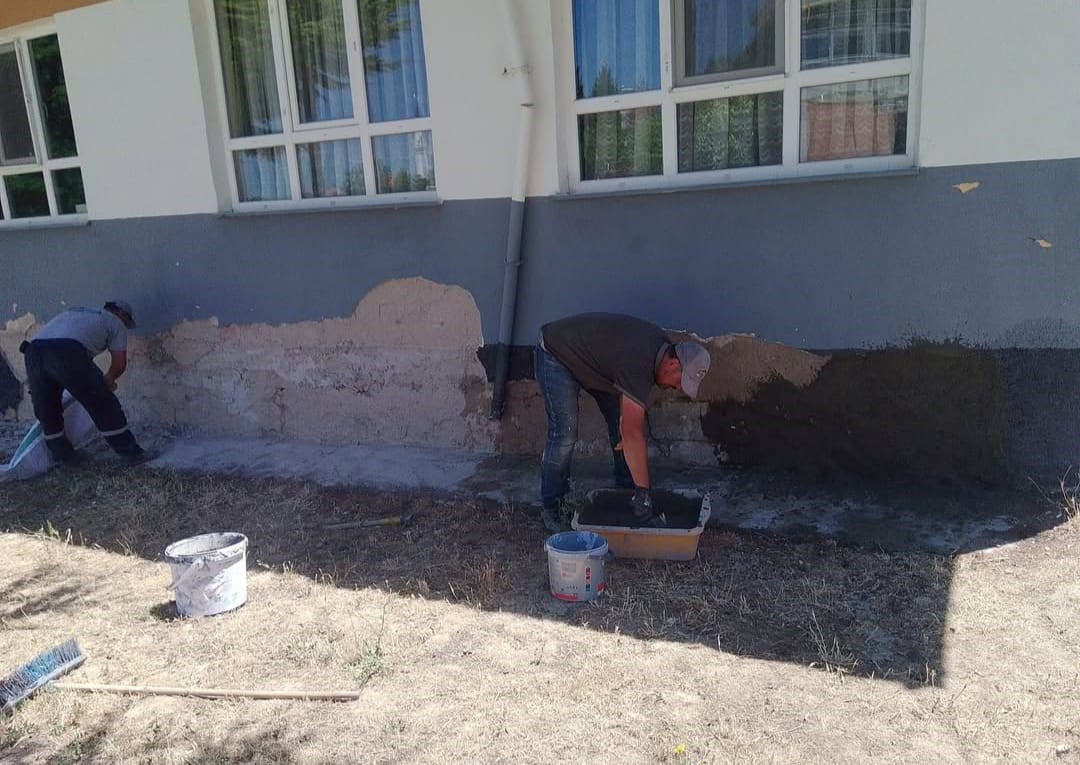 Tavşanlıda okullarda yaz dönemi onarımları sürüyor