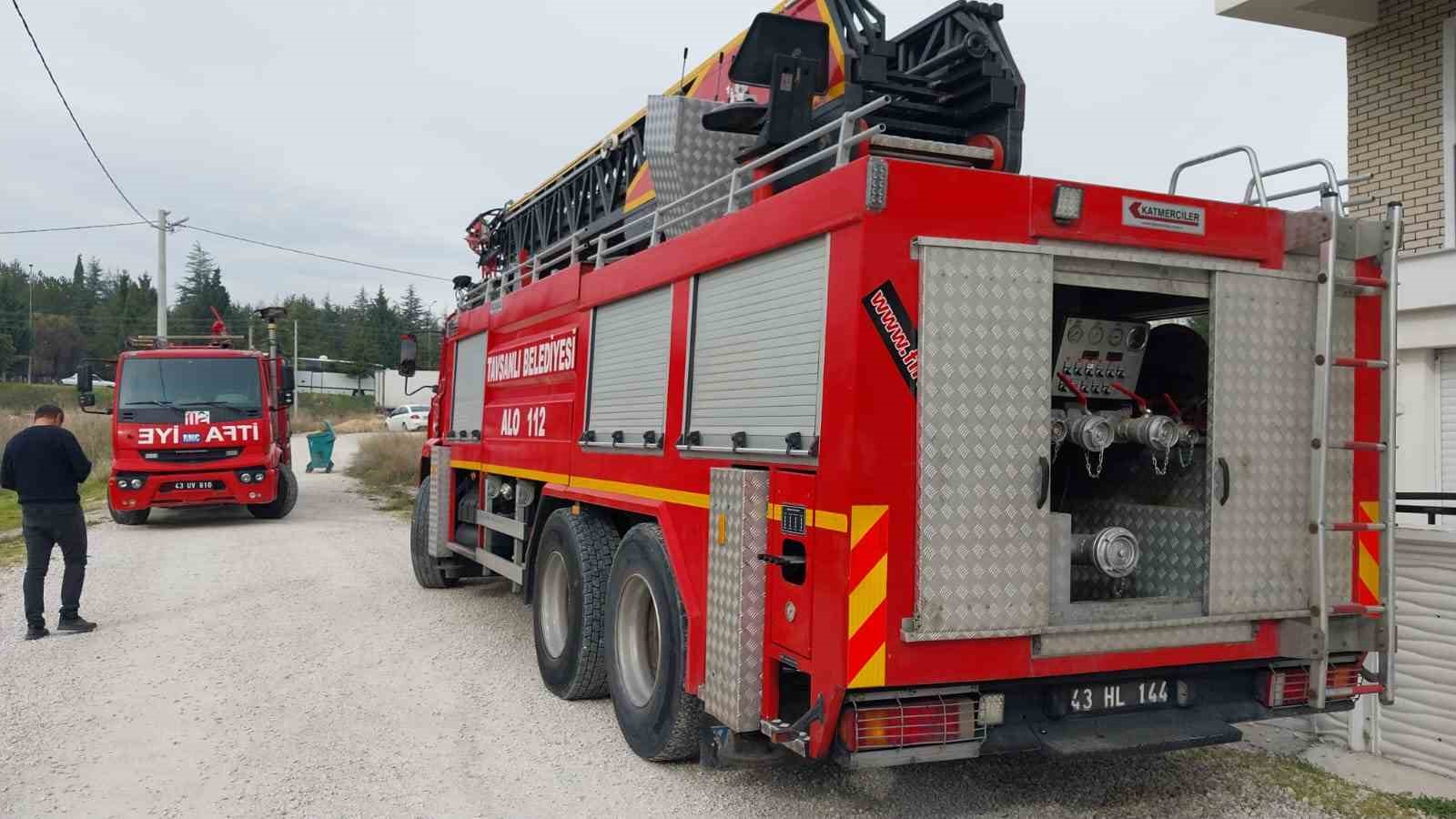 Tavşanlıda yangın korkuttu