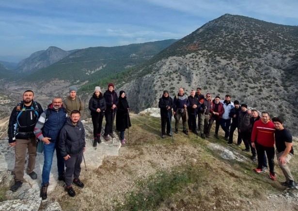 Tavşanlı Doğa Sporları Derneğinden Eğrigöz Kalesine doğa yürüyüşü