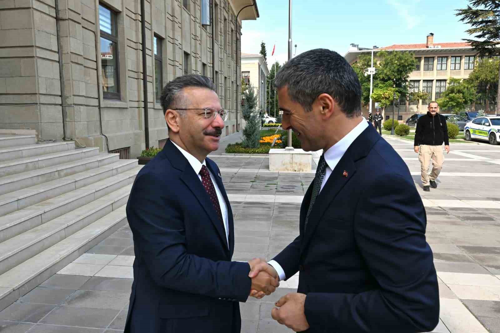 Uşak Valisinden Eskişehir Valiliğine ziyaret