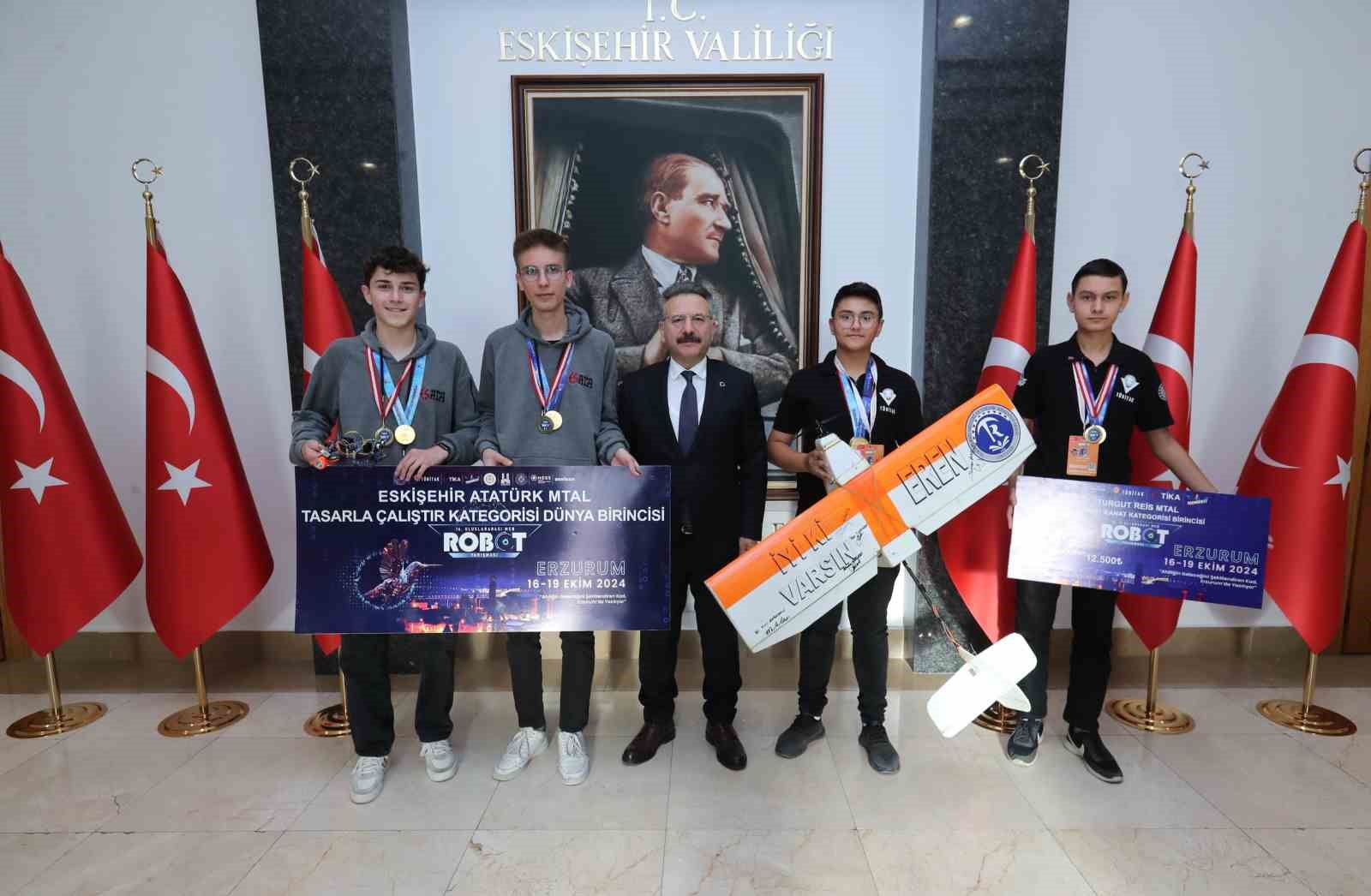 Vali Aksoy, Uluslararası MEB Robot Yarışması dünya birincilerini ağırladı