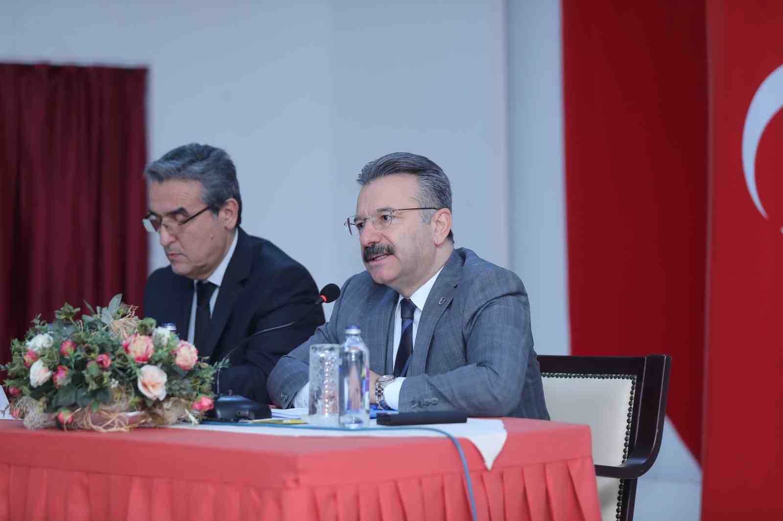 Vali Aksoy'dan muhtarlara iş birliği çağrısı