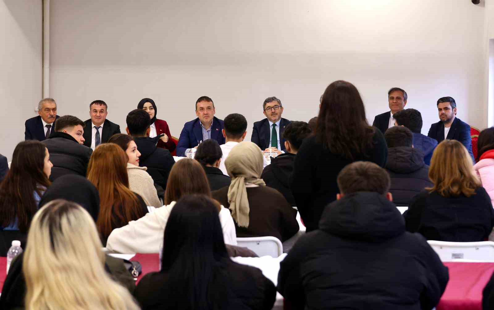 Vali Sözer Gölpazarı MYOda öğrencilerle bir araya geldi