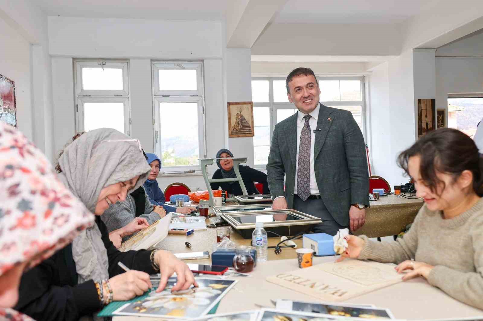 Vali Sözer Halk eğitimi faaliyetleri toplumsal kalkınmaya da önemli katkılar sunuyor