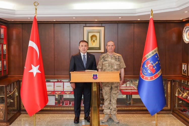 Vali Sözerden iade-i ziyaret