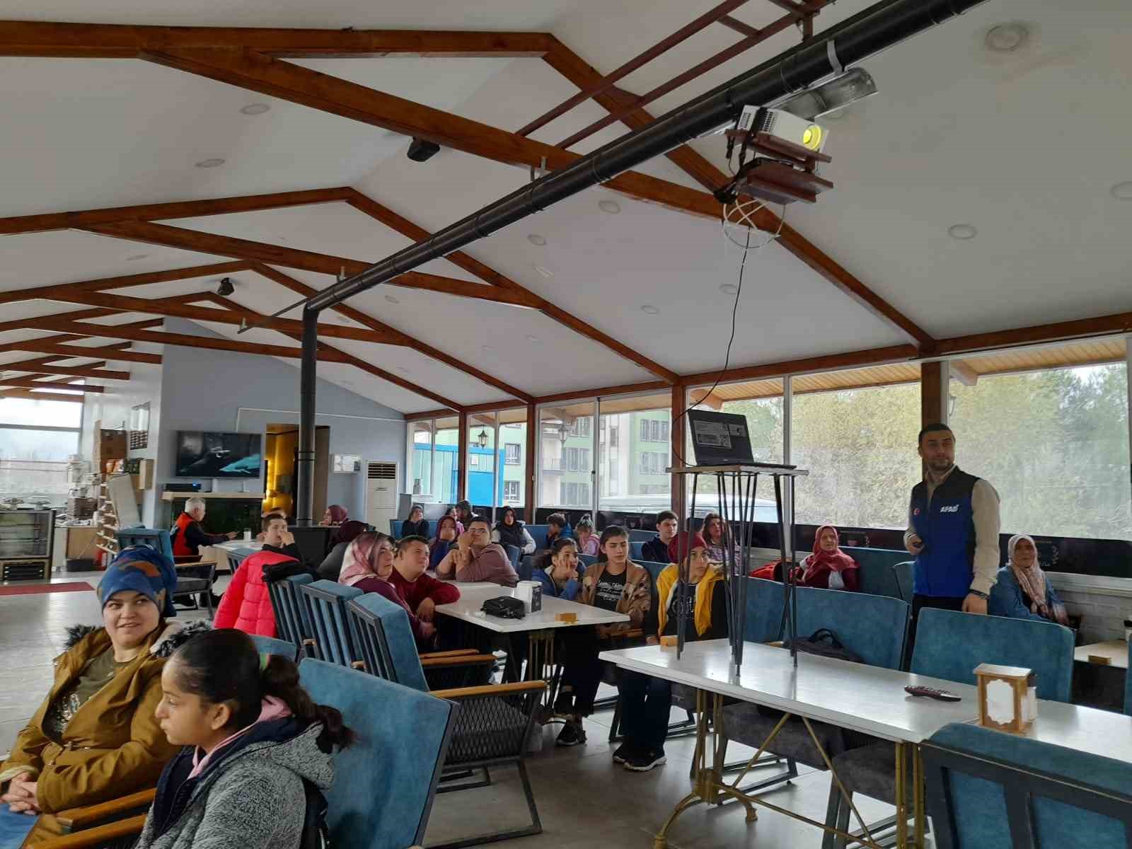 Vatandaşlara afet farkındalık eğitimi verildi