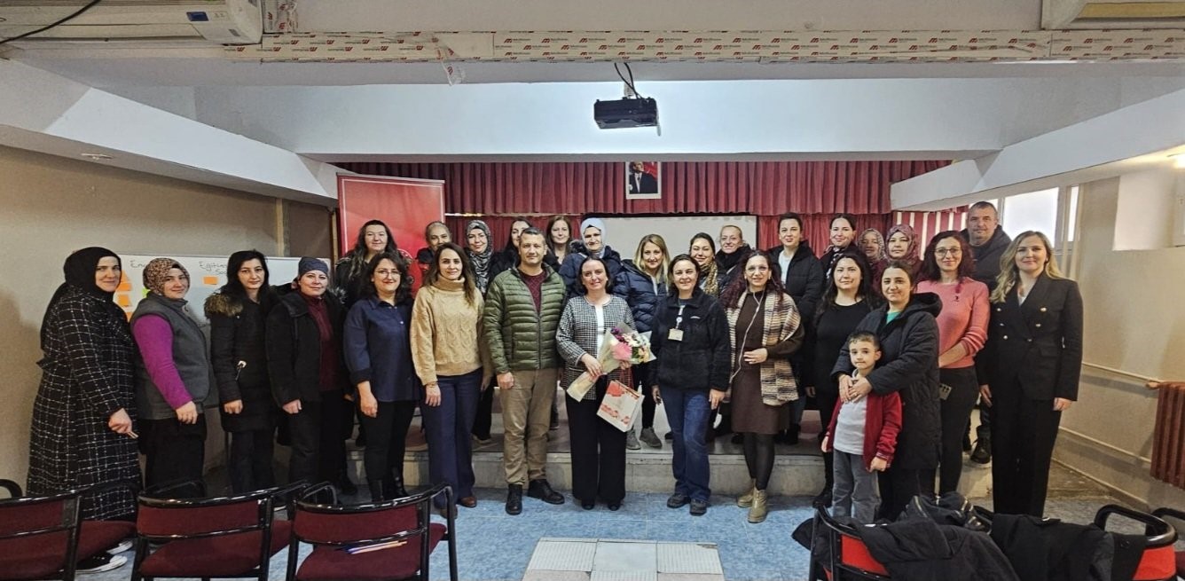 Velilere Yönelik Ailede Hayat Boyu Öğrenme semineri gerçekleştirildi