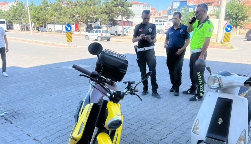 Tavşanlıda motosiklet ile otomobil çarpıştı: 1 yaralı