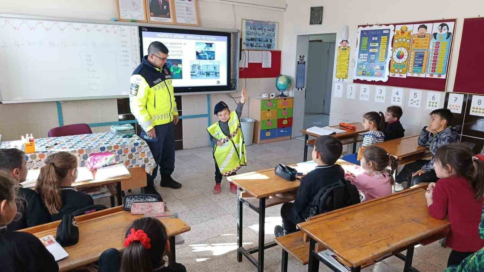 Tavşanlıda öğrencilere trafik eğitimi