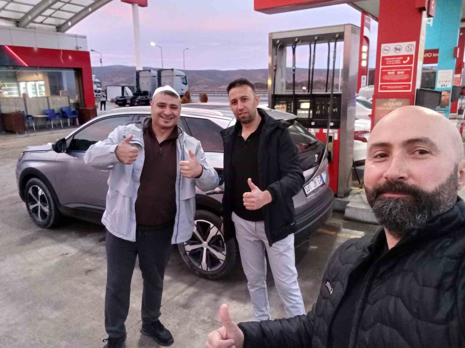 Tavşanlıdan 3 motosiklet tutkunu esnaf karayolu ile Umreye gidiyor