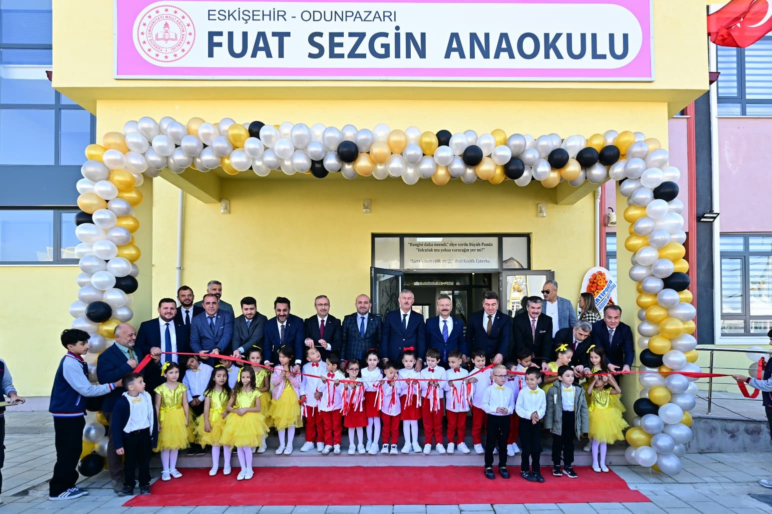 Vali Aksoy, kamu kaynaklarıyla yapılan okulun açılışını gerçekleştirdi