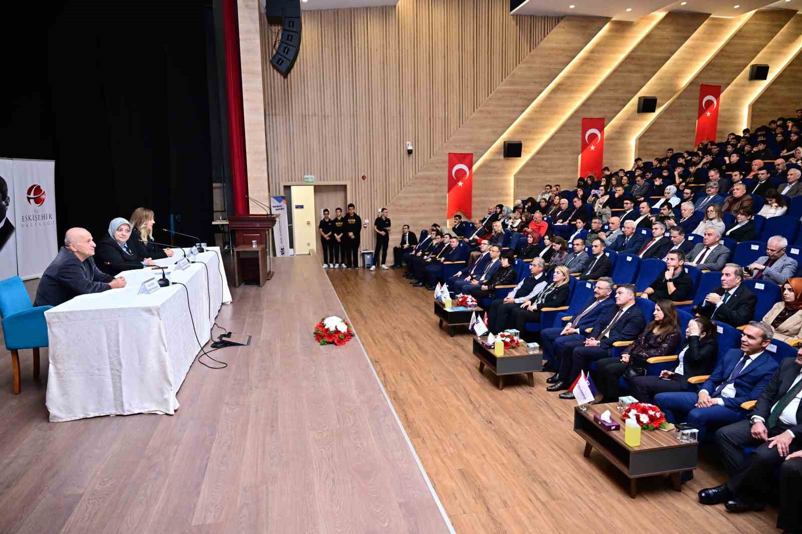 Vali Aksoy, Yeminli Aile Arabuluculuğu Belge ve Yemin Törenine katıldı
