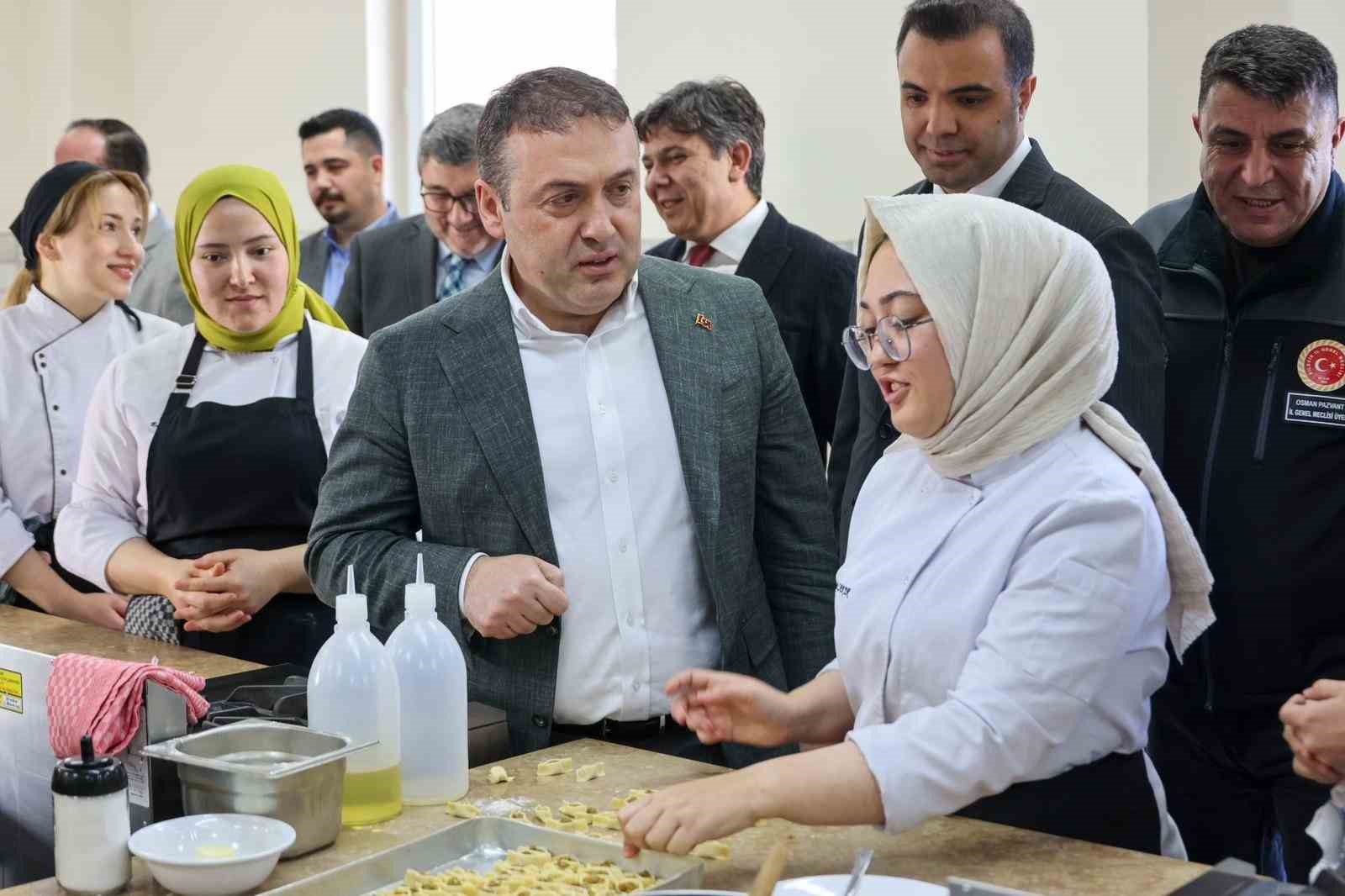 Vali Sözer Söğüt MYOdaki faaliyetleri yerinde inceledi