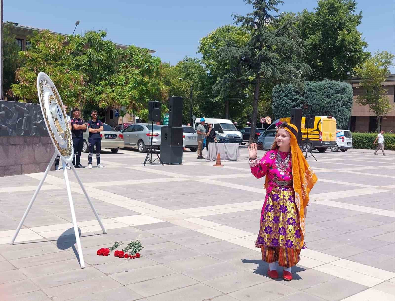 Vilayet Meydanında festival etkinliği