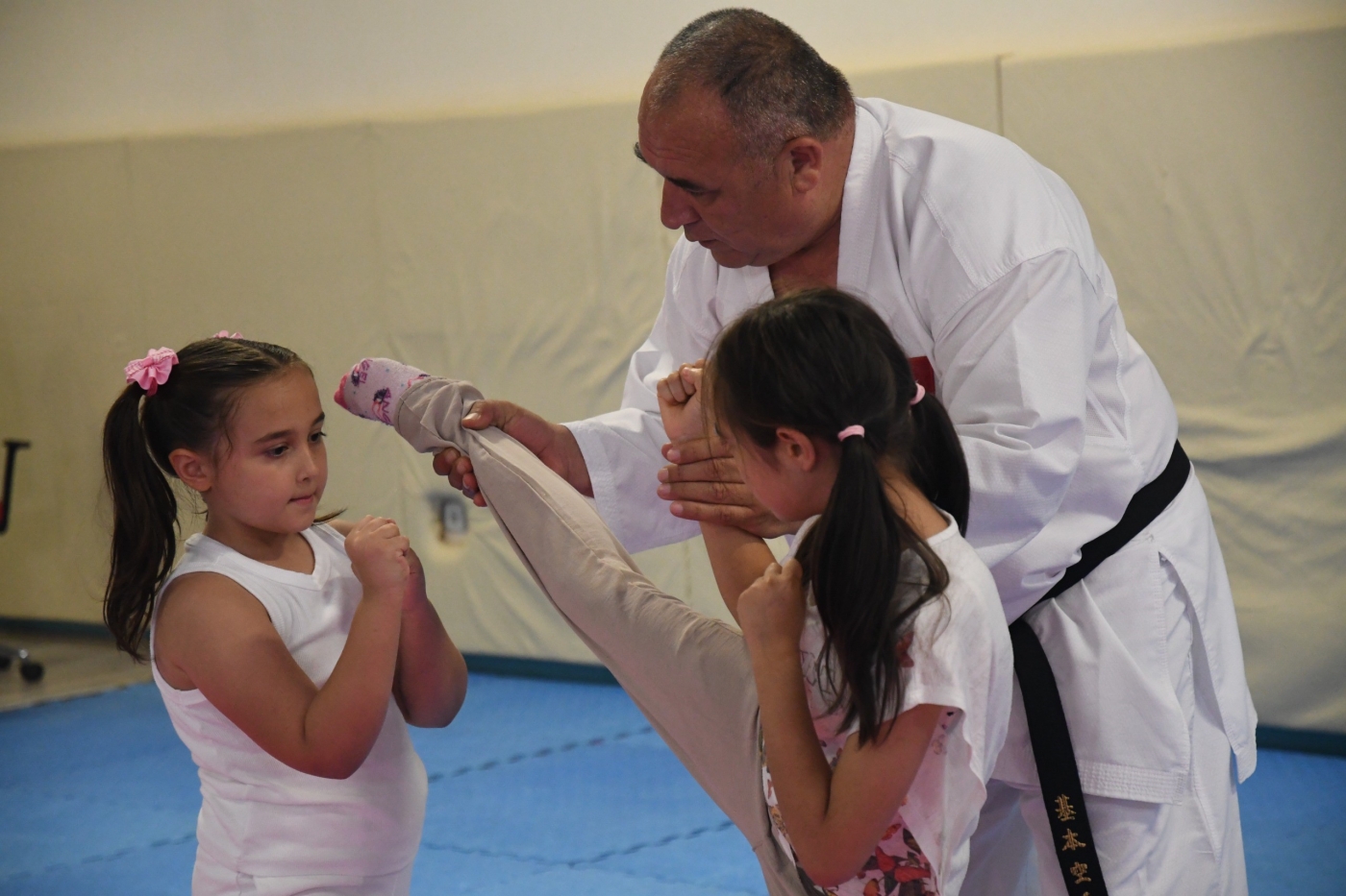 AW767317_03-i6a7edf8ec1bca.jpg