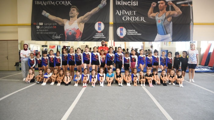 Eskişehir’de geleceğin cimnastikçileri yetişiyor