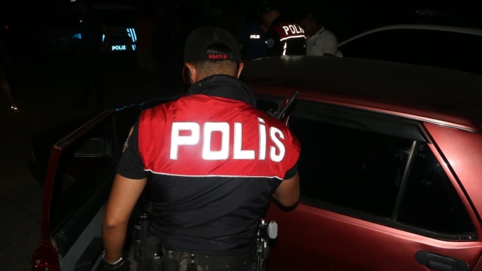 Eskişehir’de gece denetimi: Aranan hükümlü ve 2 düzensiz göçmen yakalandı