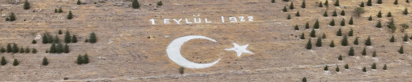 Seyitgazi’nin kurtuluşu öncesi dev ay yıldız yenilendi