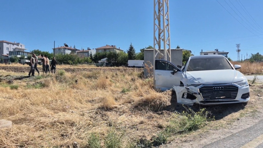 Eskişehir’de iki otomobil çarpıştı: 5 yaralıdan birinin durumu ağır