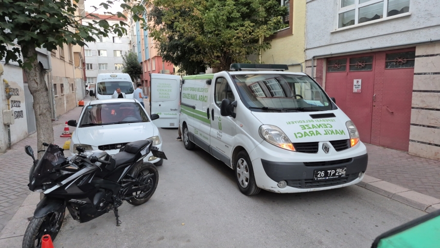 Eskişehir’de apartman deposunda şüpheli ölüm