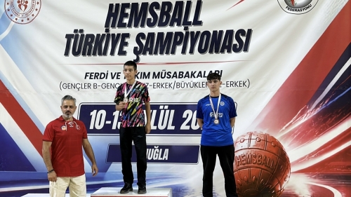 Eskişehirli Miraç Demirel Hemsball’da Türkiye şampiyonu oldu
