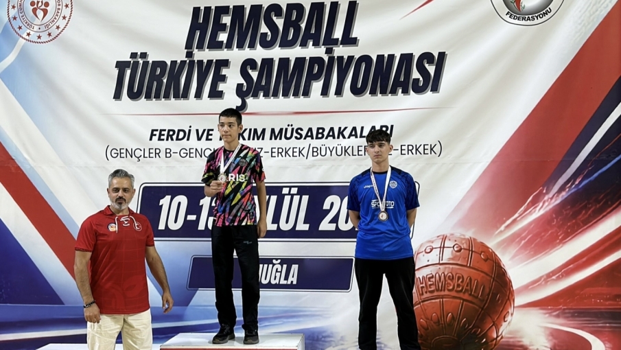 Eskişehirli Miraç Demirel Hemsball’da Türkiye şampiyonu oldu