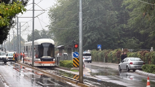 Eskişehir’de katener arızası tramvay seferlerini aksattı
