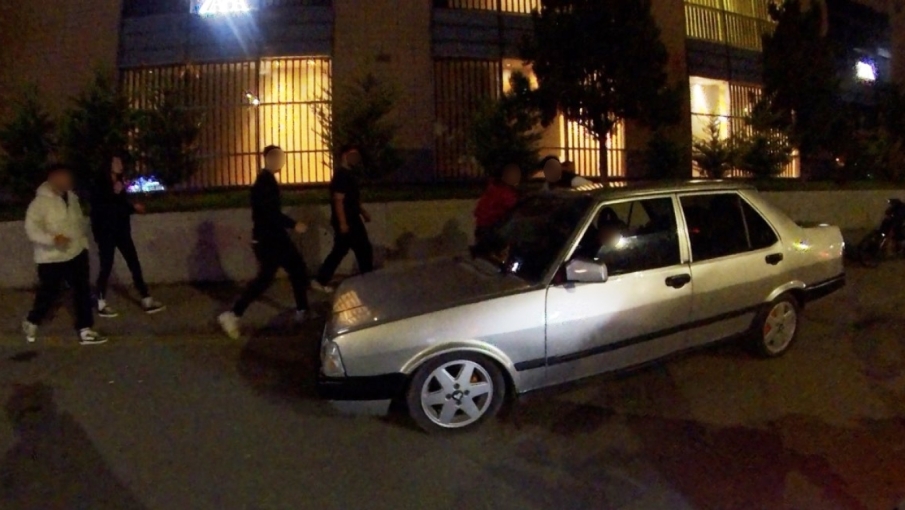 AVM önündeki sözlü saldırı kask kamerasında