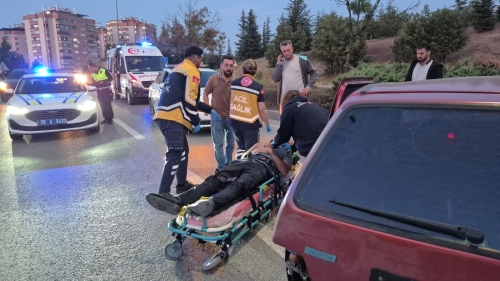 Eskişehir’de kontrolden çıkan otomobil direğe çarptı: Sürücü yaralandı